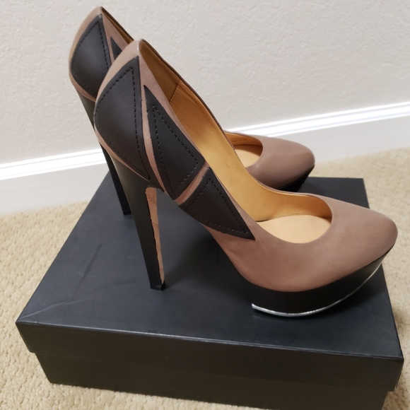 New in box L.A.M.B. Heels sz. 10 - Picture 2 of 7